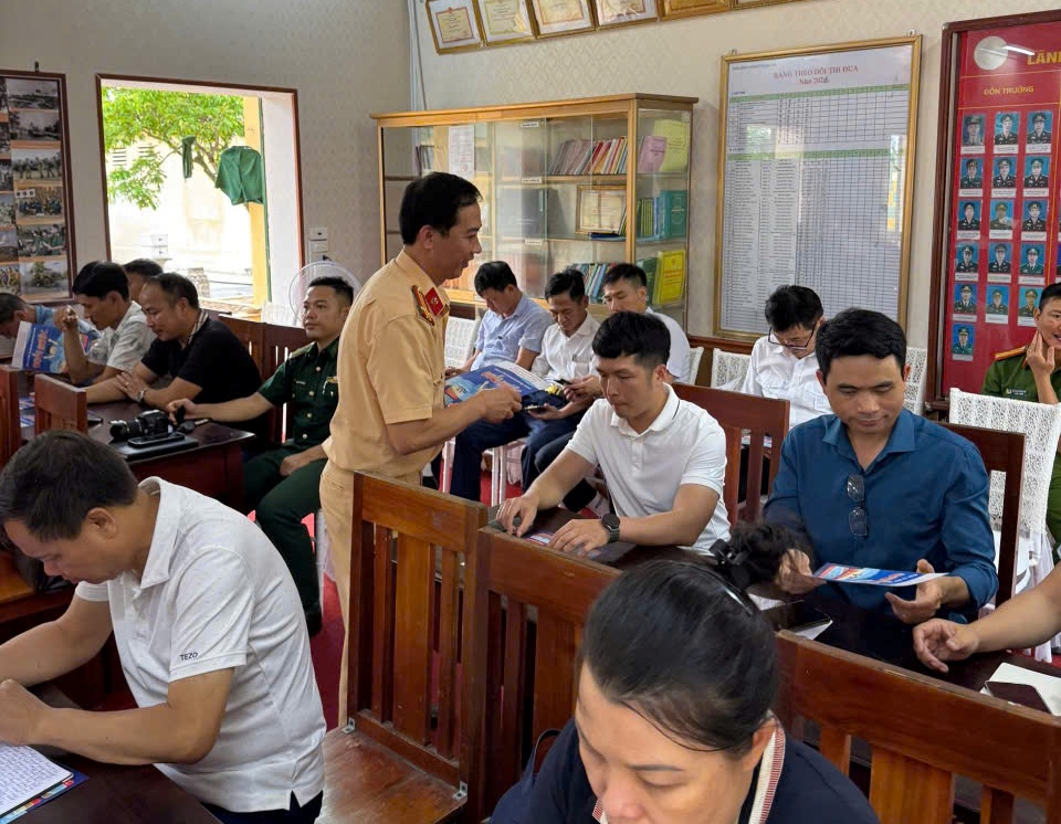 Đội Cảnh sát đường thuỷ số 2: Tuyên truyền giao thông đường thủy trên tuyến sông Văn Úc và khuyến cáo tình trạng đuối nước dịp hè